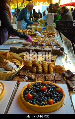 Bread and Cake Stall, Borough market, Bermondsey, Southwark, London, UK ...