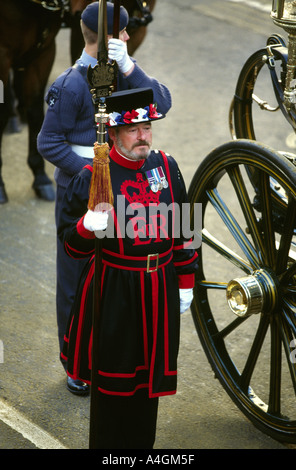 London Lord Mayors Show Yeoman of the Guard Beefeater guarding Lord Mayors carriage Stock Photo