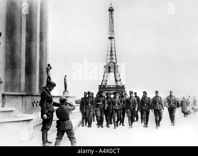 Paris, the Eiffel Tower July 1940 World War II - France Stock Photo - Alamy