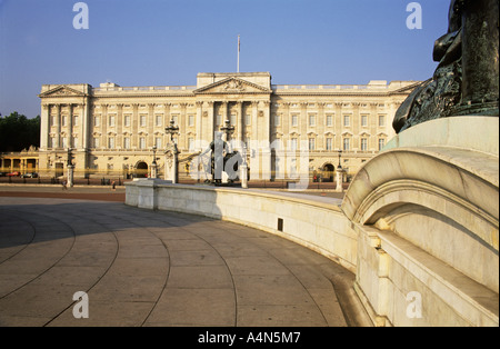 London, UK. Buckingham Palace, early morning Stock Photo