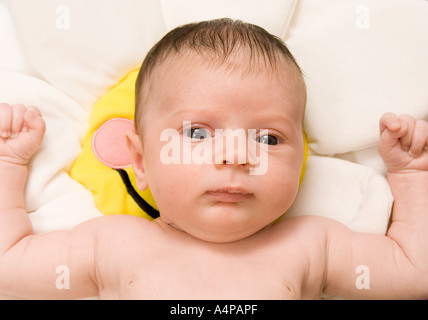 4 week discount old infant