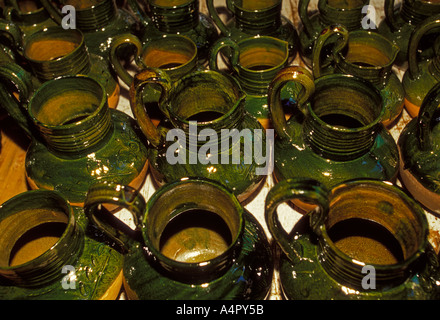 Mexican Oaxacan-style green-glazed pottery, market, Friday Market, village of Ocotlan de Morelos, Ocotlan de Morelos, Oaxaca State, Mexico Stock Photo