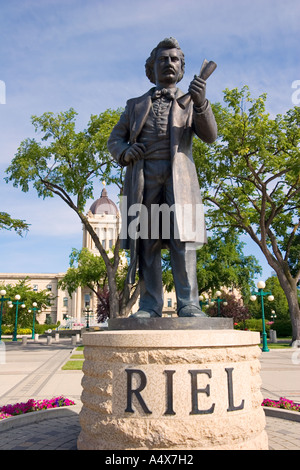 Louis Riel statue outside Manitoba provincial legislative building ...
