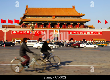 Cyclists on Tiananmen square, Beijing China Stock Photo