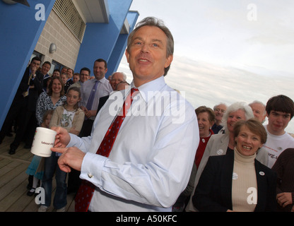 Tony Blair during the 2005 General Election campaign Stock Photo