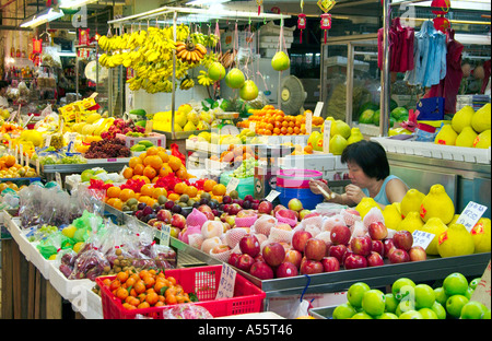 Fruit market in the Chinese complex in Singapore s Chinatown Stock ...