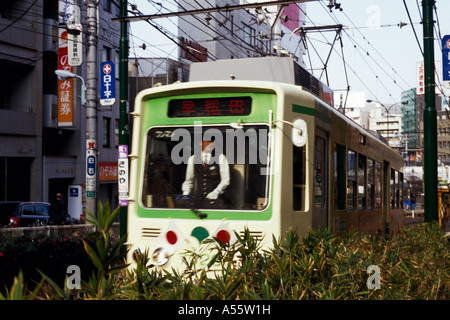 The Toei Toden Arakawa line running between Minowa bashi and Waseda Stock Photo