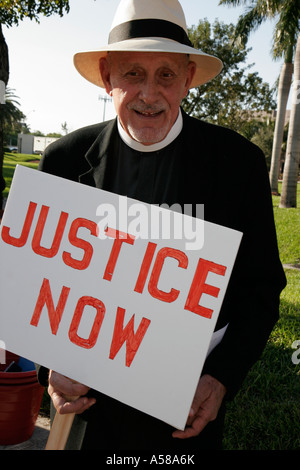 Miami Florida,Burger King Corporate Headquarters,interfaith group protest immigrant tomato picker low wages,FL070222043 Stock Photo