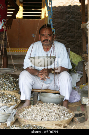 Orissa North East people man (naked) woman tribe tribal indigenous