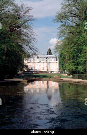 Düsseldorf, Schloß Benrath, Garten der Kurfürstin Stock Photo Alamy