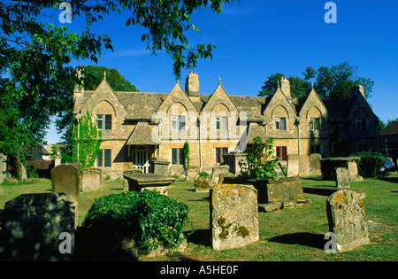 Churchyard and almshouses Witney Oxfordshire England Stock Photo