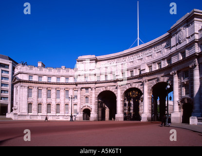 Admiralty Arch standing in central London designed by Aston Webb and built between 1906-1910. Stock Photo