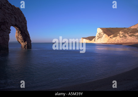 Durdle Door and the chalk cliffs of Bat s Head and Swyre Head Part of the Jurassic Coast World Heritage Area Dorset England Stock Photo