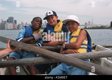 Teens from the East River Apprenticeshop participate in the Maritime Explorers Program in New York City Stock Photo