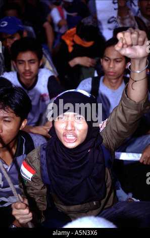 JAKARTA INDONESIA EX PRESIDENT SUHARTO IS CLEARED OF CORRUPTION CHARGES THE CITY ERRUPTS IN VIOLENCE Stock Photo