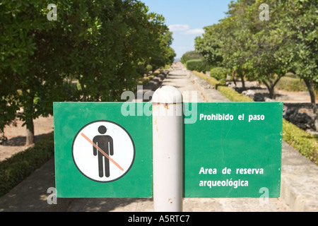 Madinat Al Zahra aka Medina Azahara Cordoba Province Spain Sign forbidding entry into archeological area Stock Photo