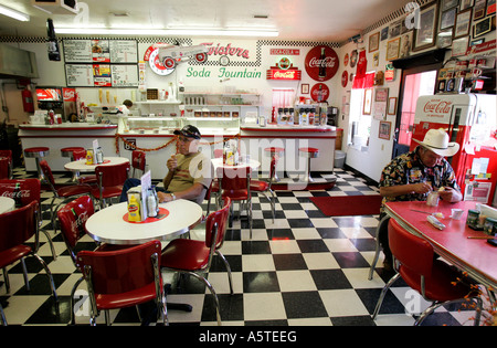 US WILLIAMS Twisters a diner in fifties style along the famous Route 66 PHOTO GERRIT DE HEUS Stock Photo