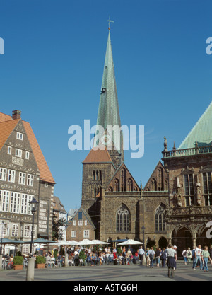 Kirche Unser Lieben Frauen seen over Marktplatz (Market Place), City of Bremen, Bremen, Germany. Stock Photo