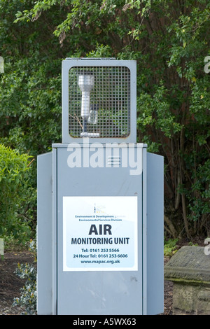 Pollution monitor, Air monitoring unit on M60 motorway embankment j17 ...