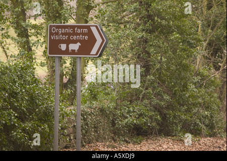 sign to an organic farm on the outskirts of loughborough, UK Stock Photo