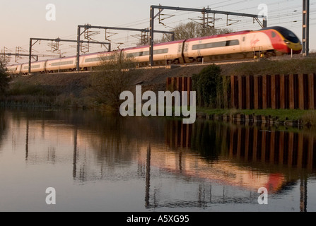 Virgin Pendolino Train - West Coast Main Line - Bedfordshire Stock Photo