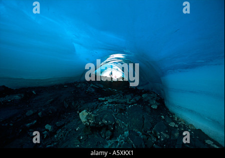 Tunnel under the Pastoruri glacier (Ancash - Peru). Tunnel sous le glacier Pastoruri (Ancash - Pérou). Stock Photo