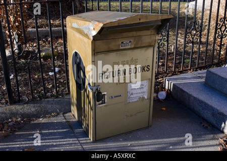 book return at public library Stock Photo