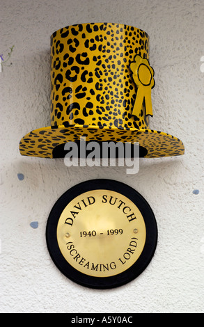 Memorial to Screaming Lord Sutch on the Neuadd Arms Hotel in Llanwrtyd Wells Powys Wales UK Stock Photo