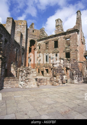 dh Caerverock Castle CAERLAVEROCK DUMFRIES Scottish Castles Triangle court yard buildings historic triangular courtyard stone Scotland Stock Photo