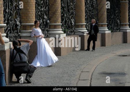 Painet jj1977 russia wedding doing shoot wrought iron fence around mikhailovskiy gardens saint st. petersburg 20060801 2 Stock Photo