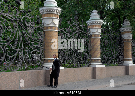 Painet jj1978 russia wedding doing shoot wrought iron fence around mikhailovskiy gardens saint st. petersburg 20060801 2 Stock Photo