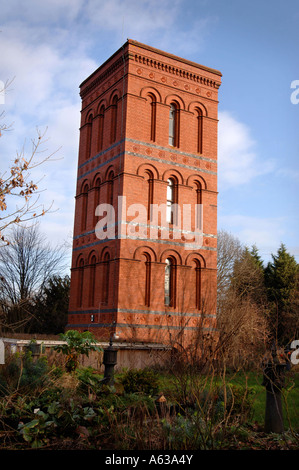 A CONVERTED VICTORIAN WATER TOWER NEAR TEWKESBURY GLOUCESTERSHIRE UK JAN 2007 Stock Photo