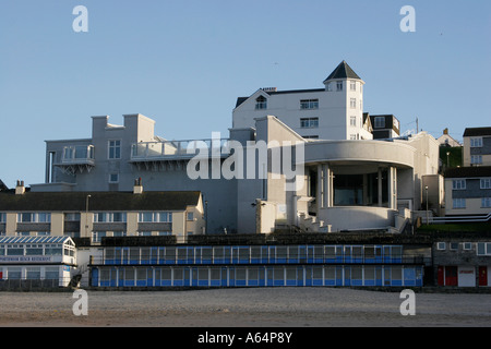 The Tate St Ives on Porthmeor Beach in St Ives, Cornwall Stock Photo