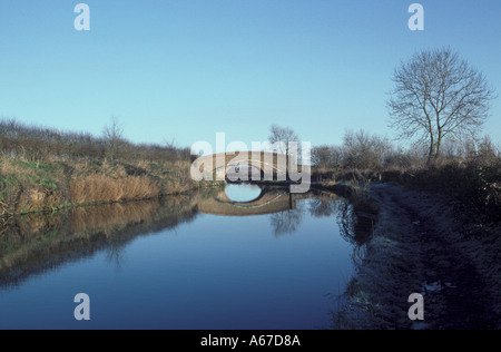 Grand Union Canal at Bletchley in Winter sun Stock Photo