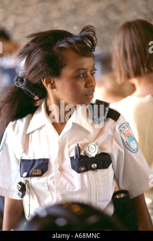https://l450v.alamy.com/450v/a68mnc/black-policewoman-police-woman-female-officer-cop-beautiful-african-a68mnc.jpg