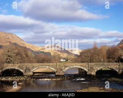 OLD ARCHED STONE BRIDGE over River Fyne at head of Loch Fyne  Achadunan Argyll Bute Scotland UK Stock Photo
