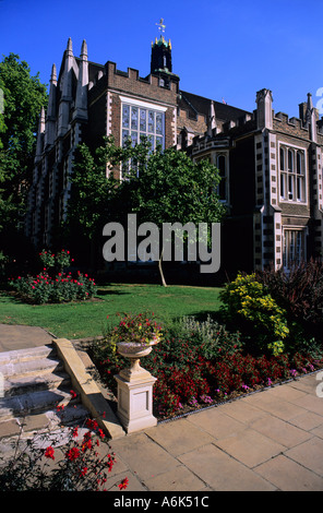 The Inner Temple garden of the London Law district of Temple, London ...