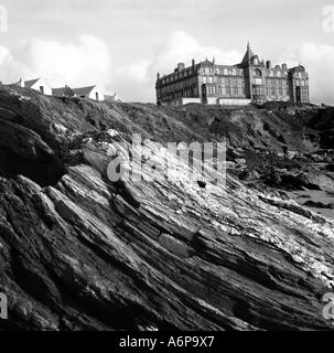 The Headland Hotel Newquay s most famous landmark on Fistral Beach Cornwall UK Stock Photo