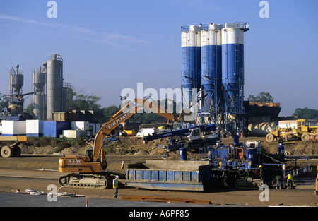 construction machinery and workers building a1 m1 link road leeds yorkshire uk Stock Photo