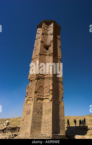 AFGHANISTAN Ghazni Tourists looking at Minaret of Bahram Shah one of two early 12th Century Minarets Stock Photo