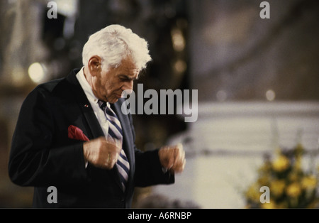 'Bernstein, Leonard, 25.8.1918 - 14.10.1990, American conductor & composer, conducting 'The Creation', concert with choir & Sy Stock Photo