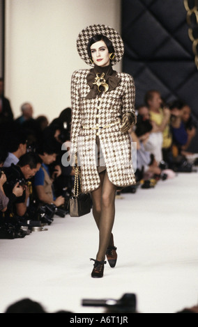 Chanel autumn winter 1991 hi-res stock photography and images - Alamy