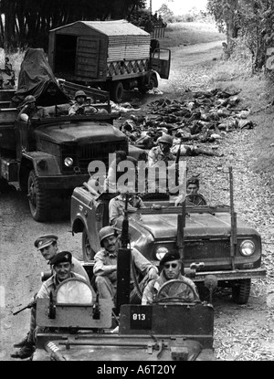 geography / travel, Congo, Simba uprising 1964 - 1965, column of mercenaries driving around rebel corpses, near Njoka, Ituri, Orientale province, December 1964, Stock Photo