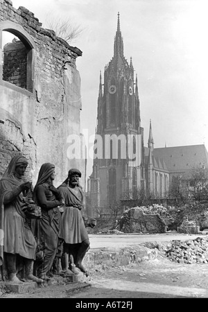 events, post war era, destroyed cities, Frankfurt am Main, cathedral, exterior view, 1945, Stock Photo