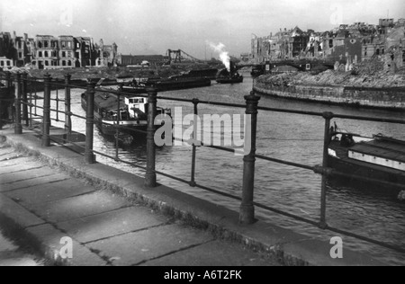 events, post war era, destroyed cities, Berlin, boats on river Spree, circa 1946, Stock Photo