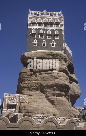 Yemen, Wadi Dhar, Sultan Palace, or rock palace (Dhar AlHajar) Stock Photo