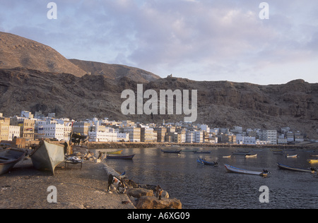 Yemen, Arabian Sea, Al Mukalla, Sunrise over the port city of Al Mukalla Stock Photo