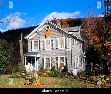 Festive Halloween House and Garden Decoration Town of Phoenicia Catskill Mountains Ulster County New York State USA Stock Photo