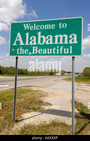 Welcome to Alabama the beautiful sign at the state line greeting visitors to the state of Alabama Stock Photo