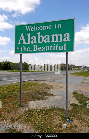 Welcome to Alabama the beautiful sign at the state line greeting visitors to the state of Alabama Stock Photo